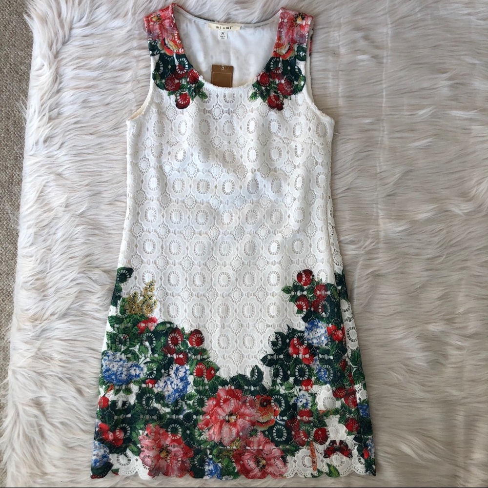 Miami White Lace Floral Detail Sheath Dress, size Medium - Picture 6 of 8